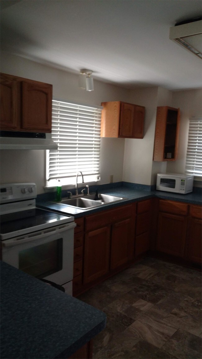 81 Cecelia Terrace, Irondequoit, NY 14622 House for Rent in