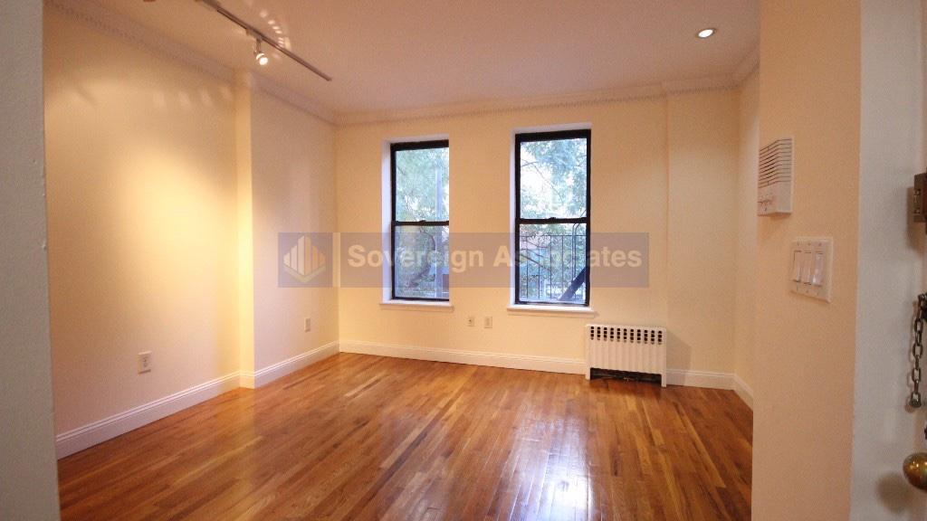 Foto principal - 220 West 104th Street