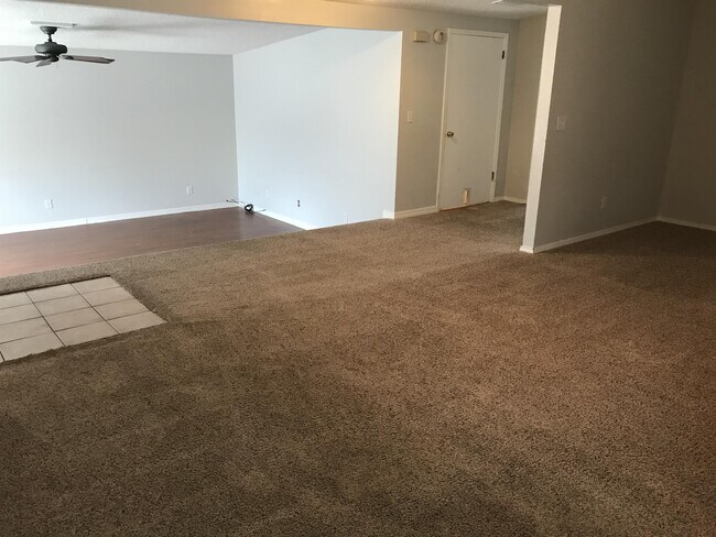 Foto del edificio - 1300 N Louisa Ave