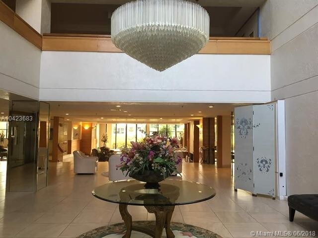Building Photo - 16300 Golf Club Rd