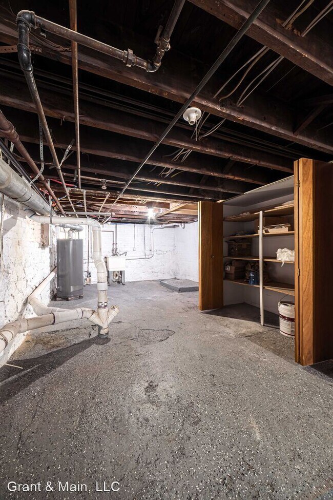Building Photo - 3 br, 2.5 bath House - 4154 Second Ave.