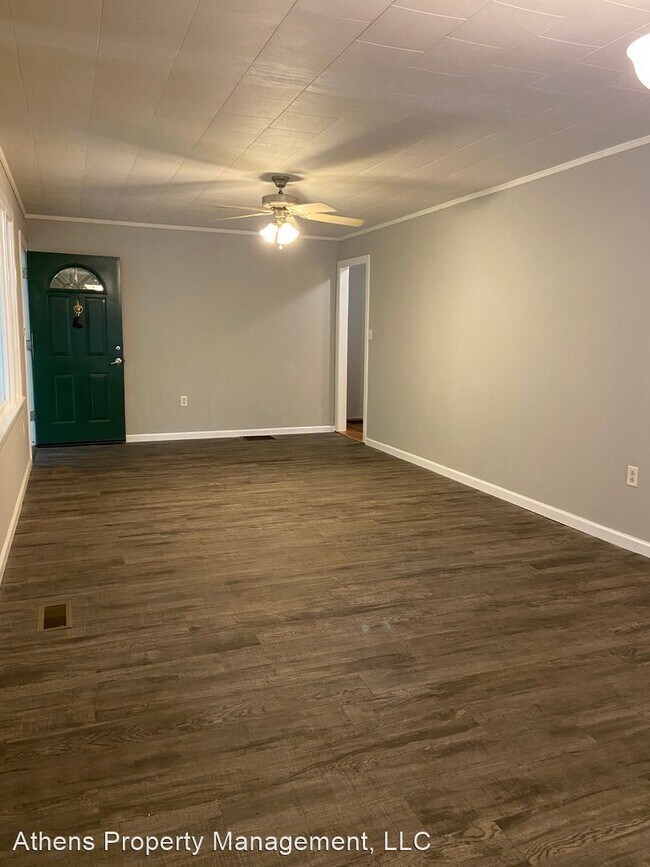 Foto del edificio - 3 br, 1.5 bath House - 108 Cooper Rd