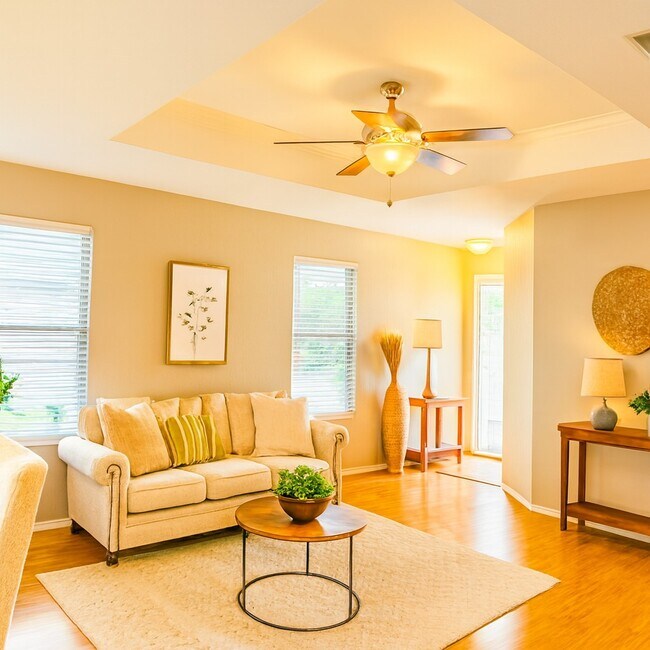 sala de estar/familiar - 216 Pullman Place Blvd