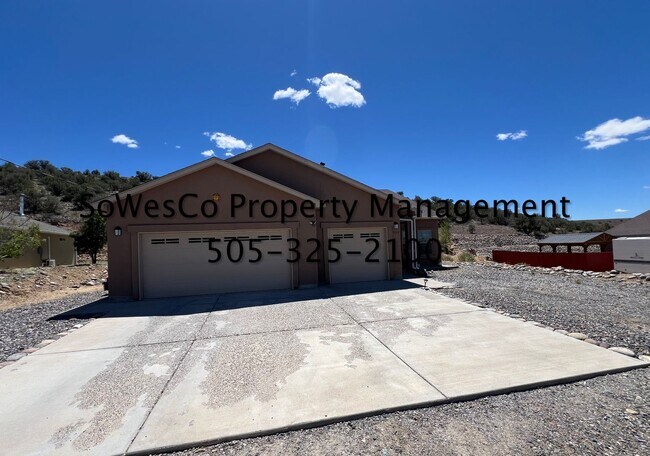 Building Photo - 3 Bedroom Plus and Office & 3 Car Garage