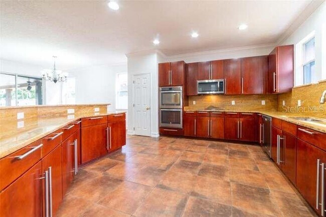 Foto del edificio - 14443 Golden Rain Tree Blvd