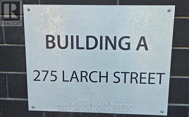 Photo du bâtiment - 275A Larch St