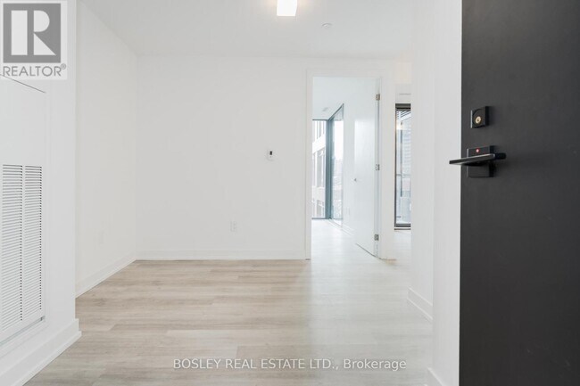 Photo du bâtiment - 28 Eastern Ave