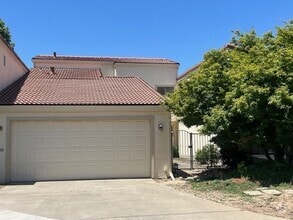 Building Photo - 7010 Colina Ln
