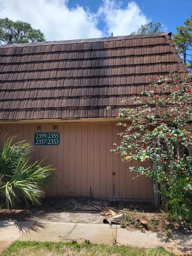 Primary Photo - 2353 Caroma Ln