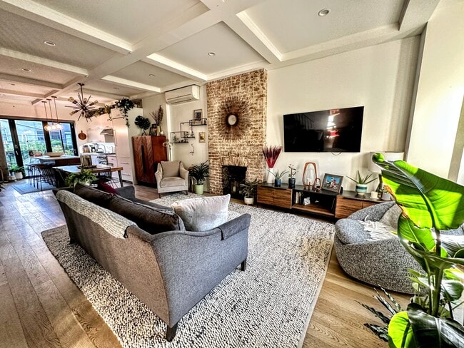 Building Photo - 917 Jefferson Ave