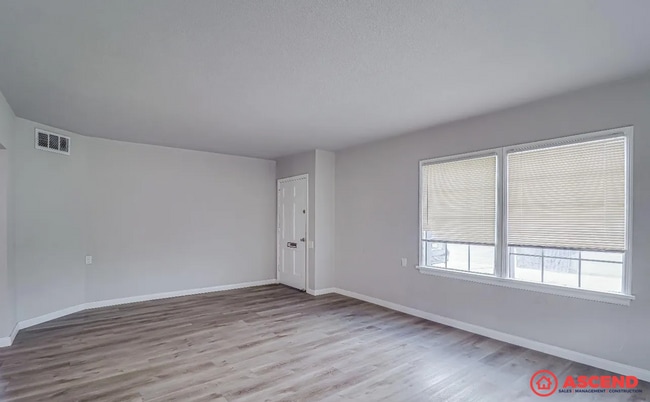 Building Photo - 2403 Belle Ter