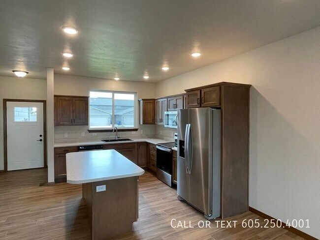 Foto del edificio - BRAND NEW 4 BED 3 BATH TWIN HOME