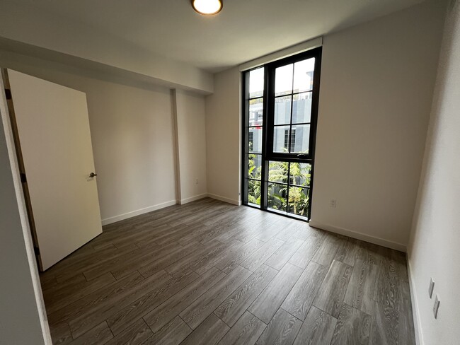 Building Photo - 42 NW 33rd St