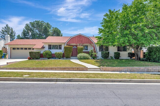 Building Photo - 11012 Garden Grove Ave