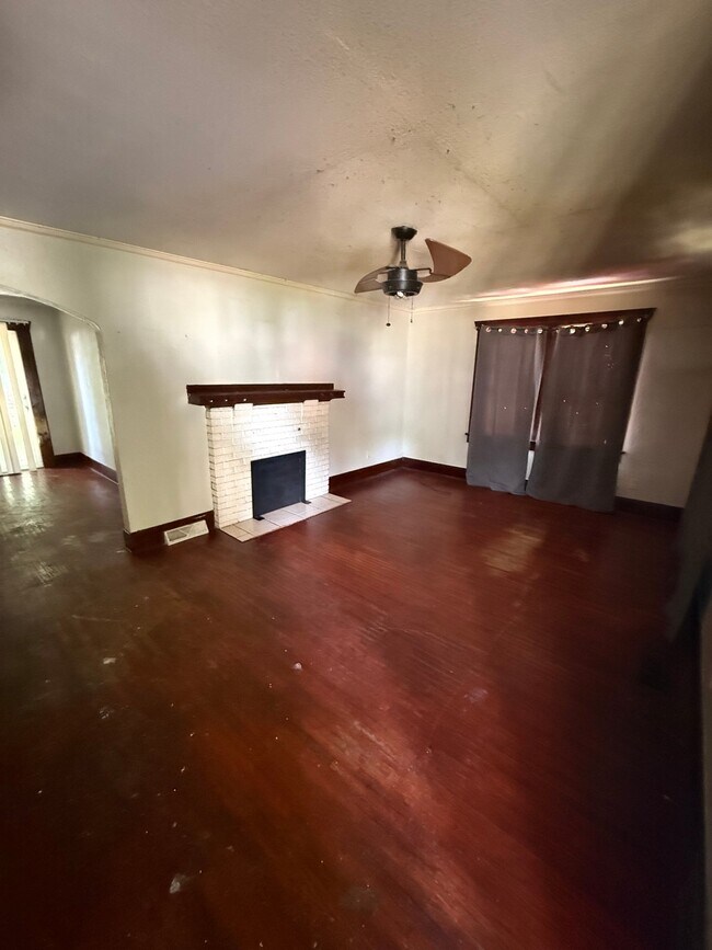 Building Photo - 1454 N Walnut Grove Ave