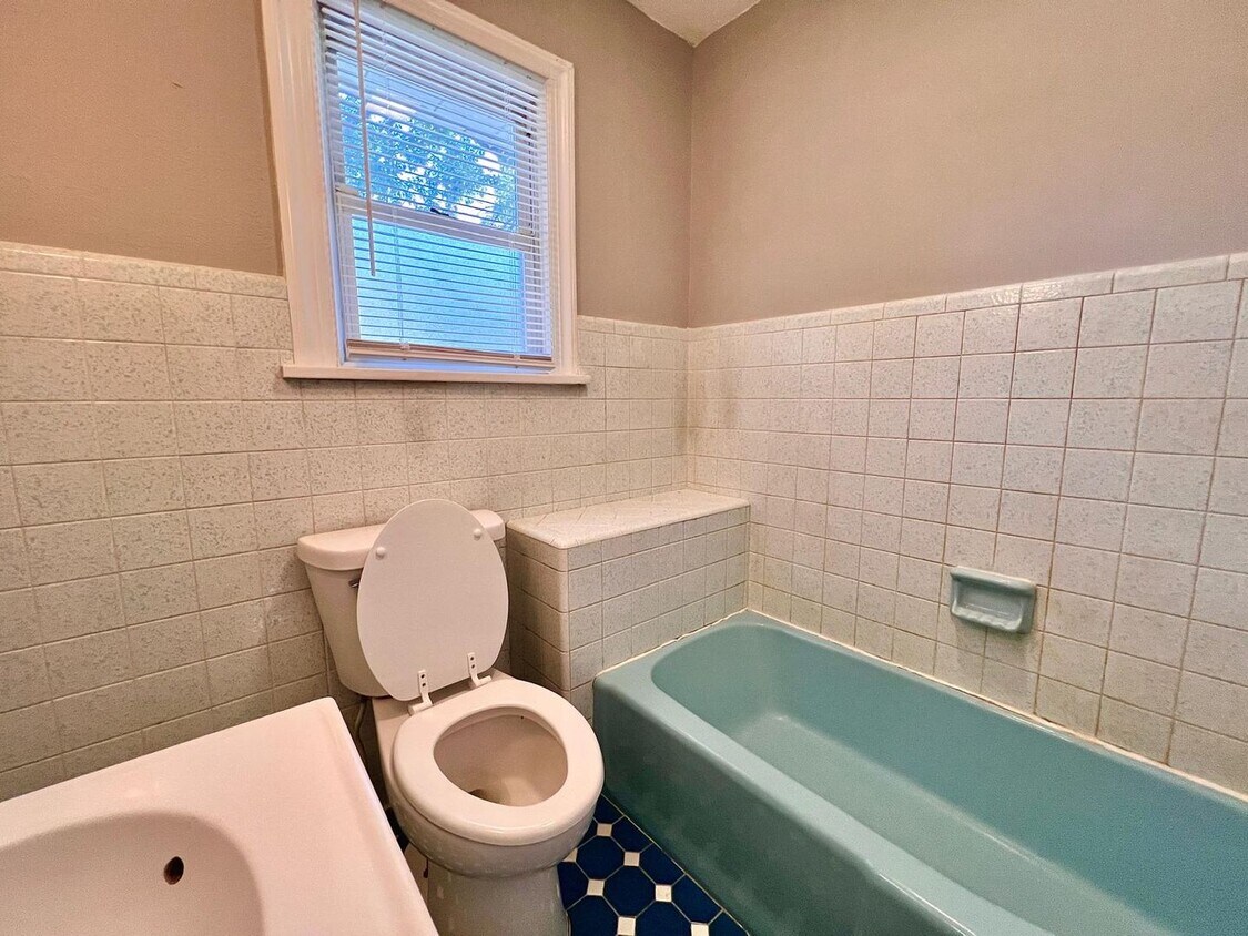 Foto principal - Charming 2-Bedroom Rental in River Park, S...