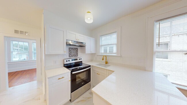 Foto del edificio - Remodeled Unit in RIVERSIDE! ONE MONTH FREE!