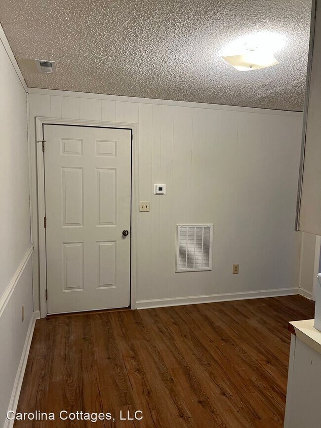 3 br, 2 bath House 43 Springside Drive House Rental in