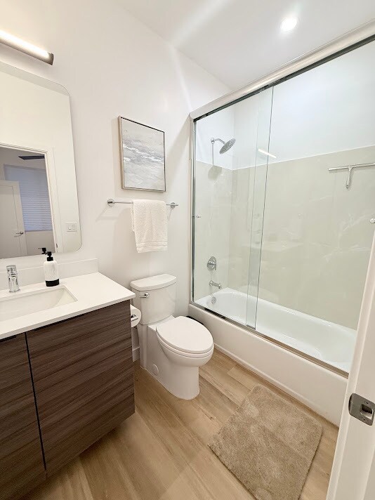 Ground Level Bathroom - 4220 N 32nd St