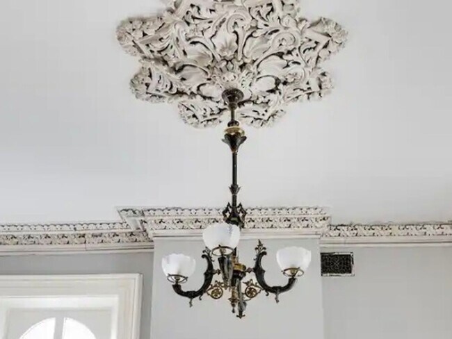 Foto del edificio - 4 Bedroom Single Family Home in Petersburg