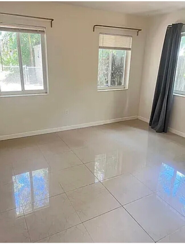 Foto del edificio - 3031 Center St