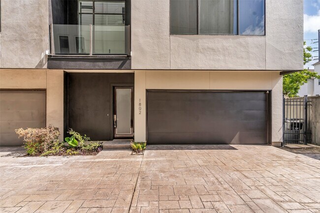 Foto del edificio - 1802 Hickory St