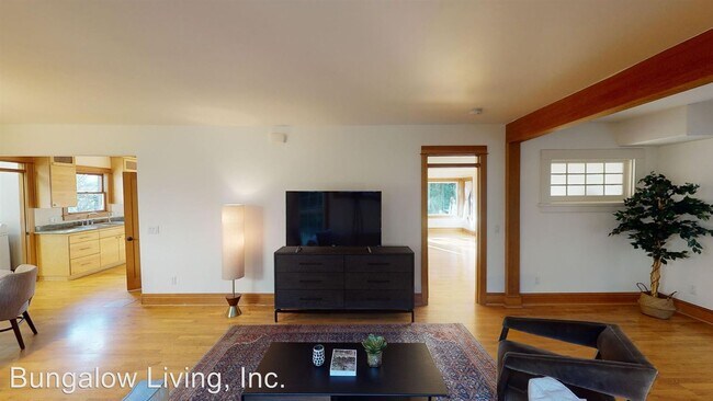 Building Photo - 3001 SW Dosch Rd