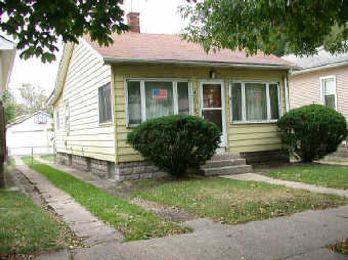 Primary Photo - 4615 Cameron Ave