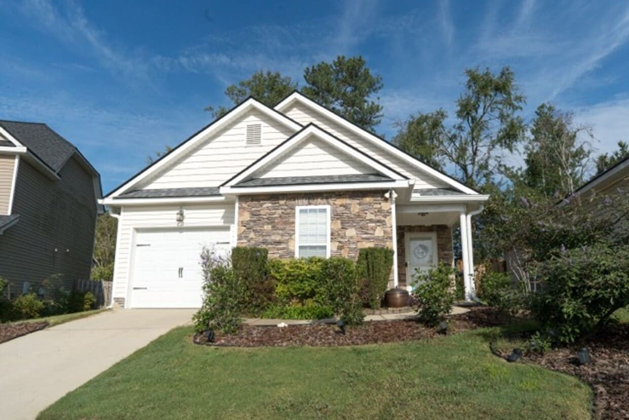 Primary Photo - Charming 3-Bedroom, 2-Bath Home with Vault...