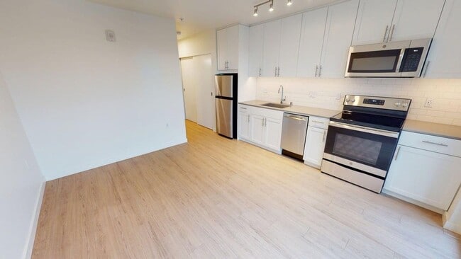 Interior Photo - LUCILLE ON ROOSEVELT