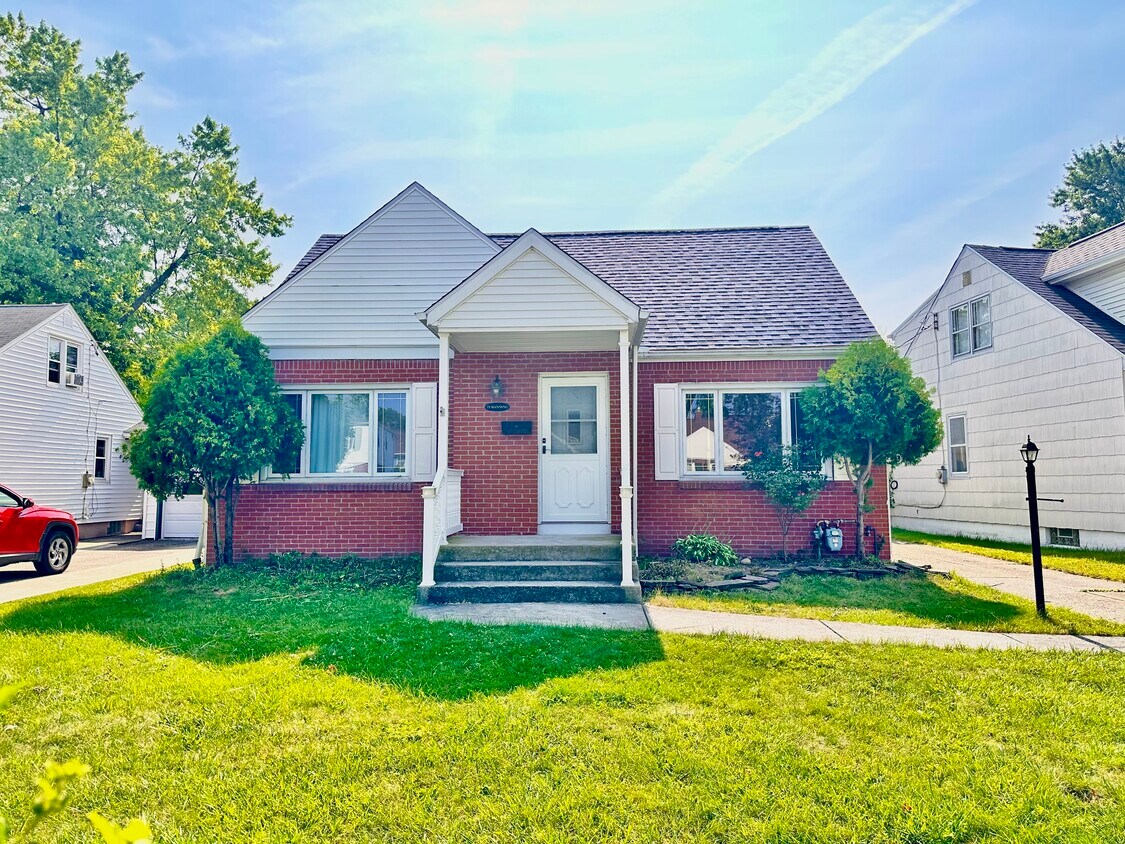 Primary Photo - 73 Manning Rd
