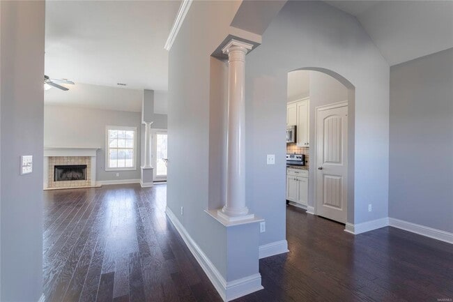 Building Photo - 8740 Pemberton Park