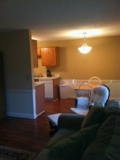 Building Photo - 201 Oakmont Ave