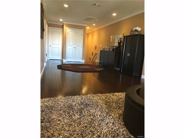 Primary Photo - 20 Omni Parc Dr