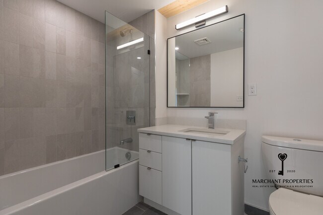 Building Photo - 9 E Lenox St