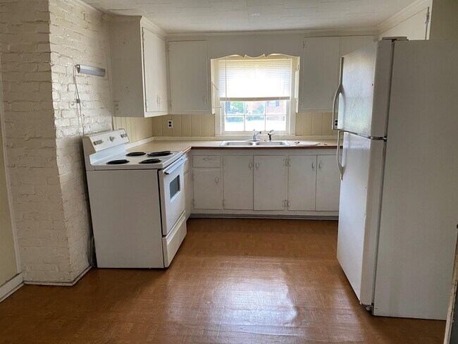 Building Photo - 919 Dogwood Dr