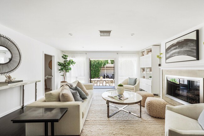 Foto del edificio - 4460 Stansbury Ave
