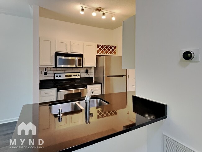 Building Photo - 4333 Dunwoody Park
