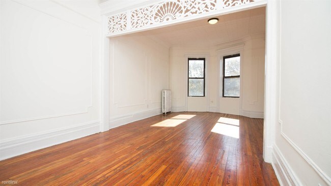 Building Photo - 275 Halsey St