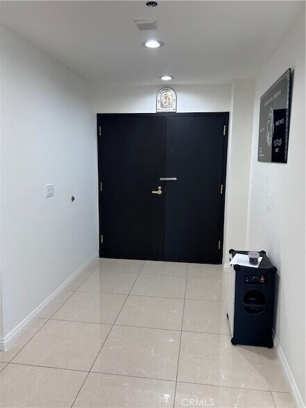 Foto del edificio - 343 Pioneer Dr