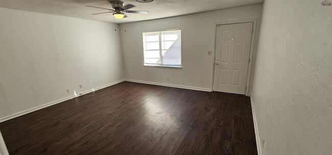 Building Photo - 1902 Huff St