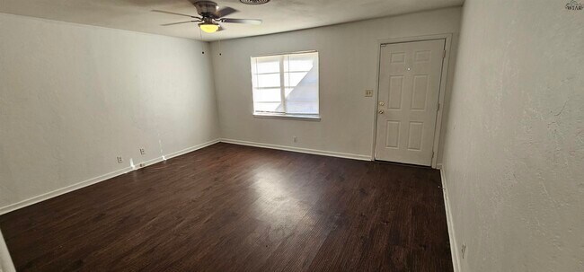 Foto del edificio - 1902 Huff St