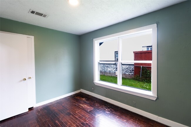 Building Photo - 809 Norell St