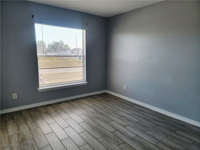 Building Photo - 2210 Haviland Ave S