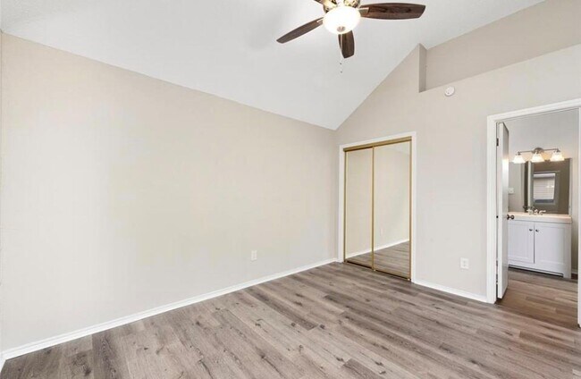 Building Photo - 13828 Purplemartin St