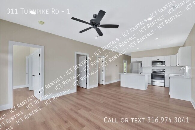 Foto del edificio - 311 Turnpike Rd