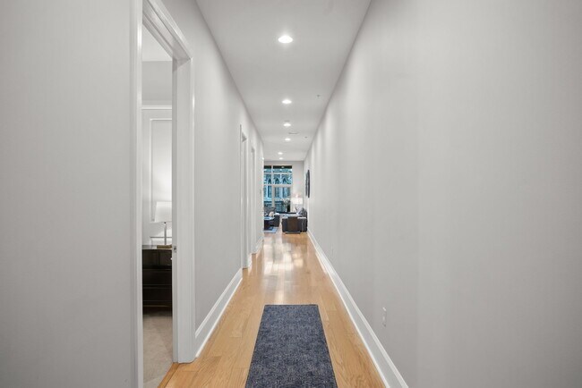 Foto del edificio - 301 Fifth Ave