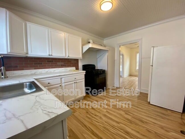Building Photo - 251 Boulevard St