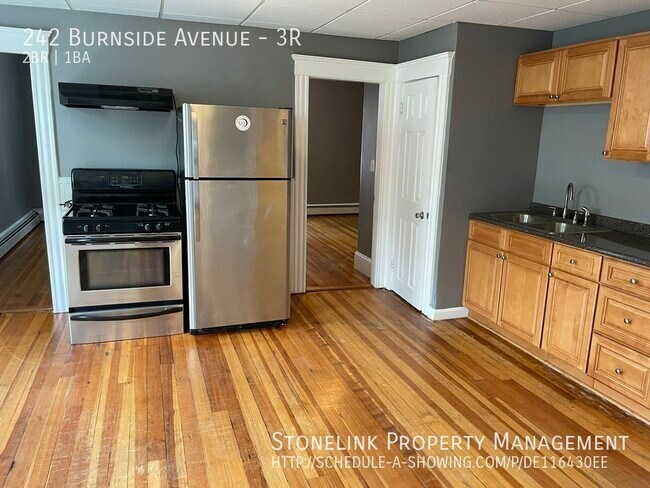 Foto del edificio - 242 Burnside Ave