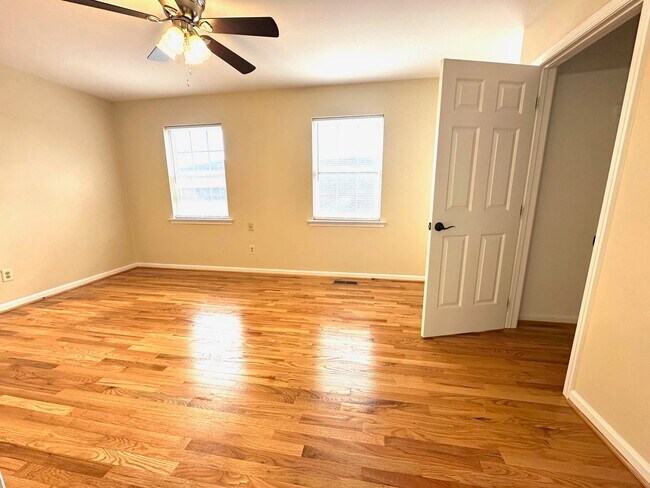 Foto del edificio - 66 Park Ave